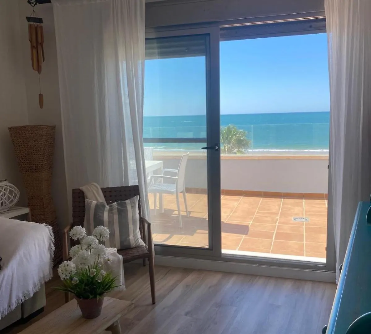 Apartment Ferienwohnung Atico Al Sol En Primera Linea De Playa Rota Spanien